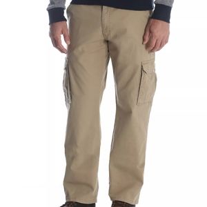 NWOT Wrangler Comfort Flex Waist Cargo Pant